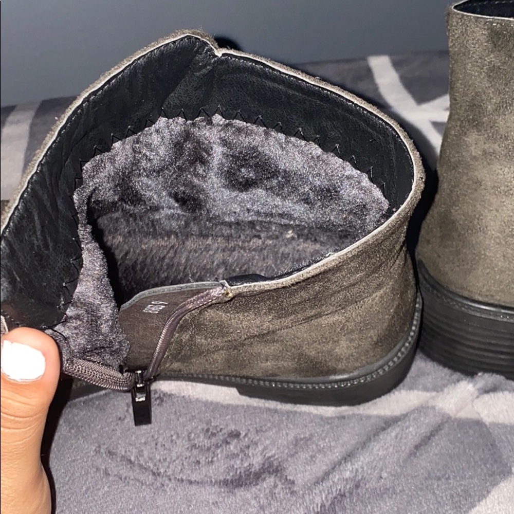 Boots - Picture 5 of 7